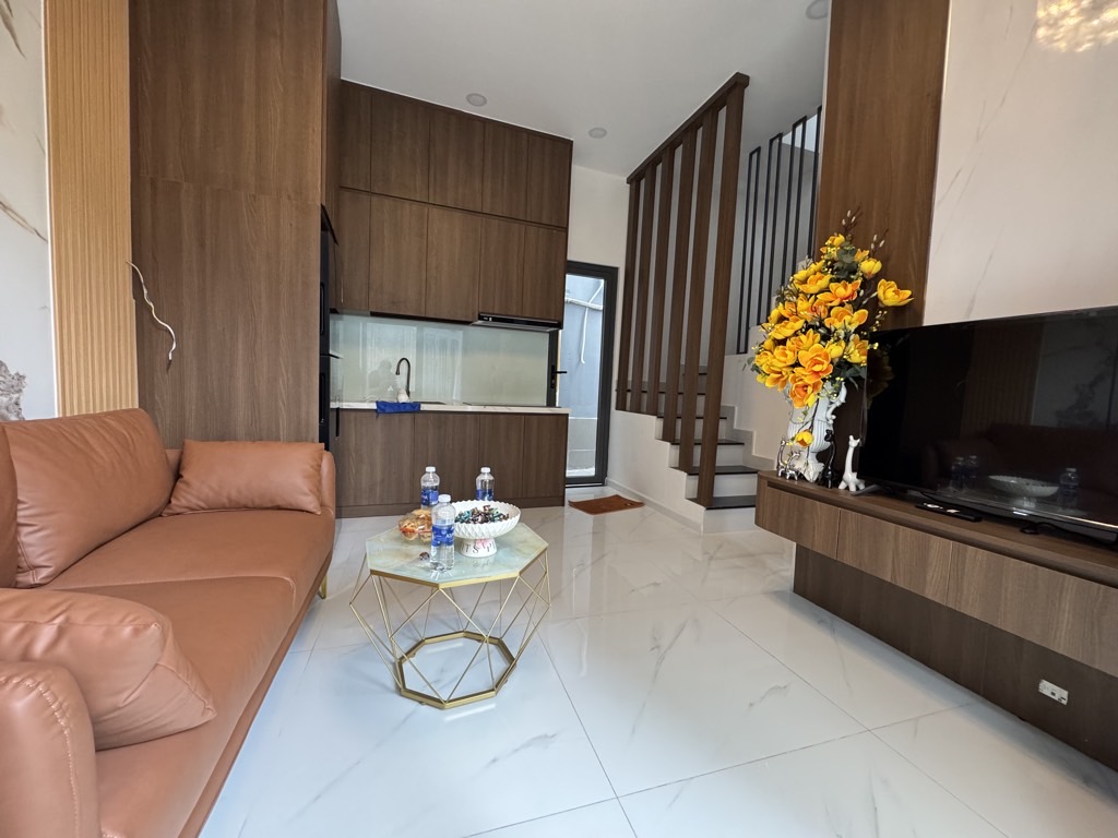 XINH XẮN ,NỘI THẤT ĐẸP, HẺM RỘNG RẢI  DỌN VÀO Ở NGAY, ĐƯỜNG HOÀNG HOA THÁM, VUÔNG VỨC, 20 M 2,  GIÁ 4,15 TỶ