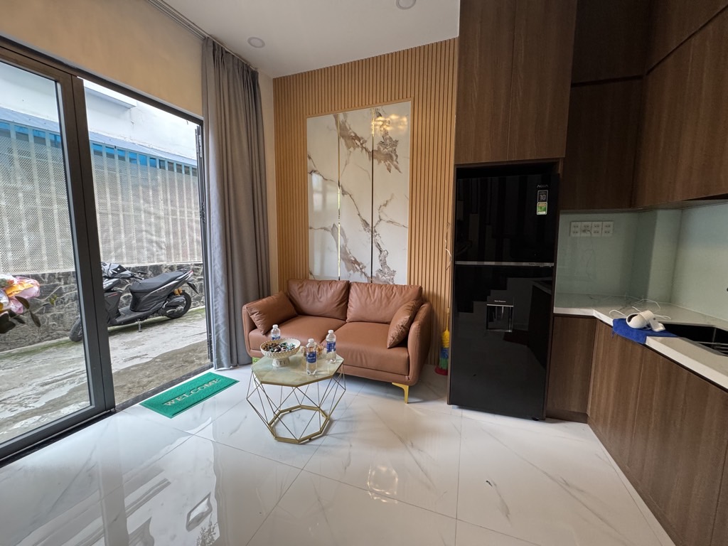 XINH XẮN ,NỘI THẤT ĐẸP, HẺM RỘNG RẢI  DỌN VÀO Ở NGAY, ĐƯỜNG HOÀNG HOA THÁM, VUÔNG VỨC, 20 M 2,  GIÁ 4,15 TỶ