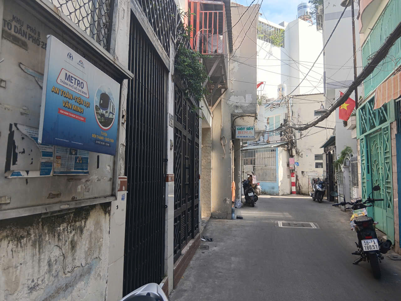 HẺM THẲNG TẤP CHẠY 1 MẠCH TỚI  N HÀ 3 TẦNG ,27M2, ĐƯỜNG THÍCH QUẢNG ĐỨC  ,  GIÁ 4,85 TỶ