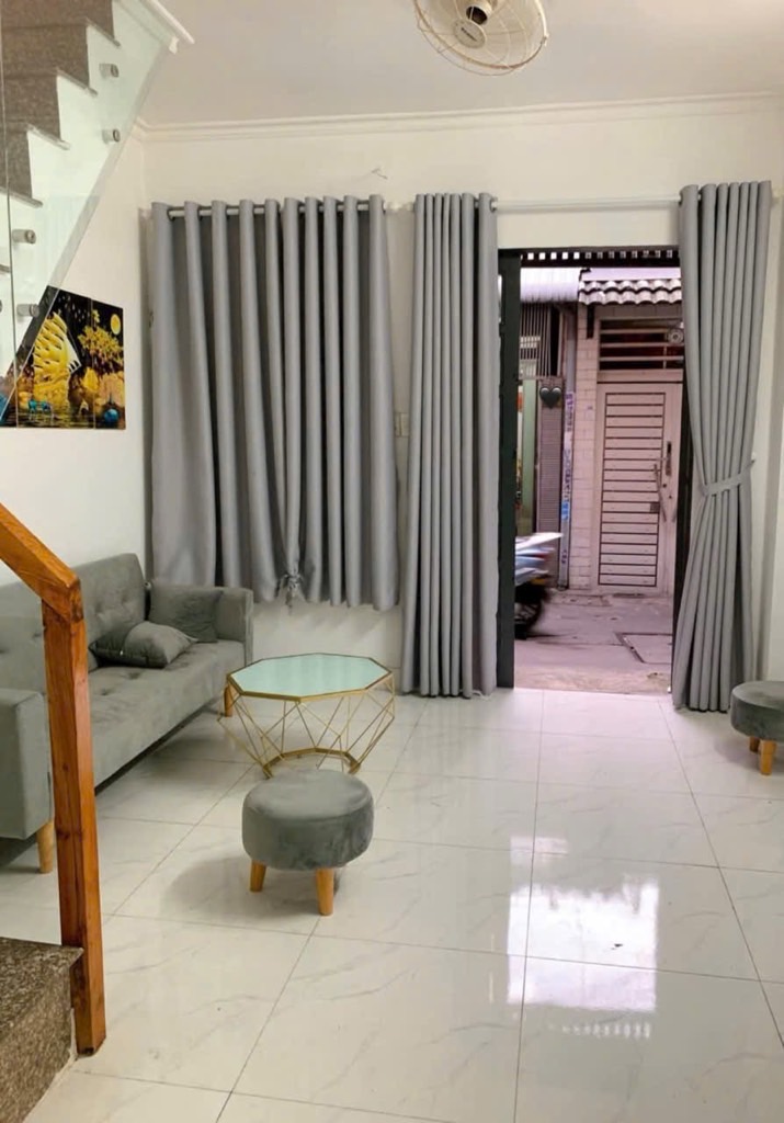 PHÚ NHUẬN, HẺM THẲNG TẤP CHẠY 1 MẠCH TỚI  N HÀ  ,20M2, ĐƯỜNG THÍCH QUẢNG ĐỨC  ,  GIÁ 4,5 TỶ