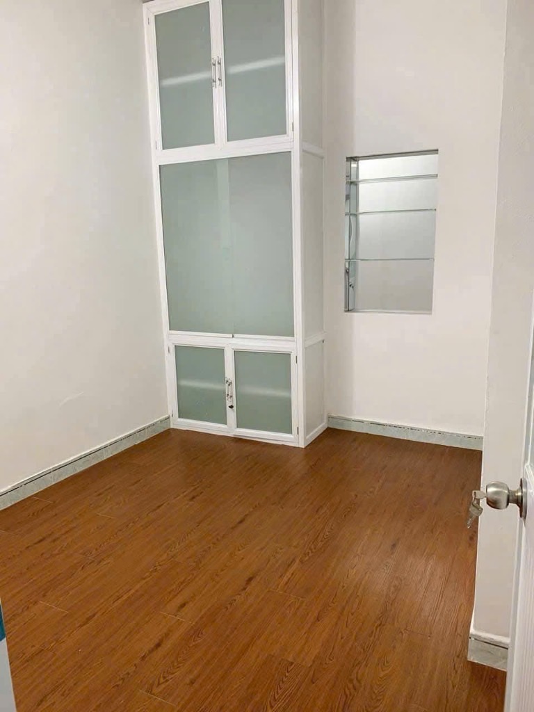 PHÚ NHUẬN, HẺM THẲNG TẤP CHẠY 1 MẠCH TỚI  N HÀ  ,20M2, ĐƯỜNG THÍCH QUẢNG ĐỨC  ,  GIÁ 4,5 TỶ