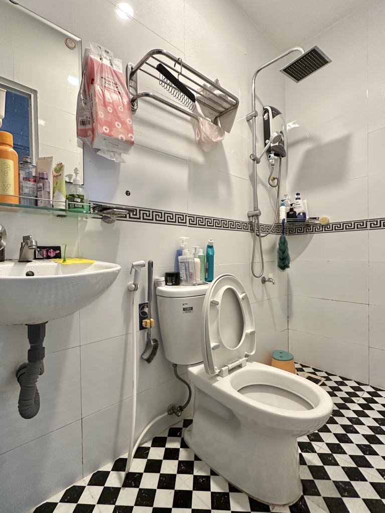 HIẾM, QUA CẦU KIẾU  LÀ TỚI NGAY N.HÀ NGANG 6M,, GIÁ GẦN 7 TỶ