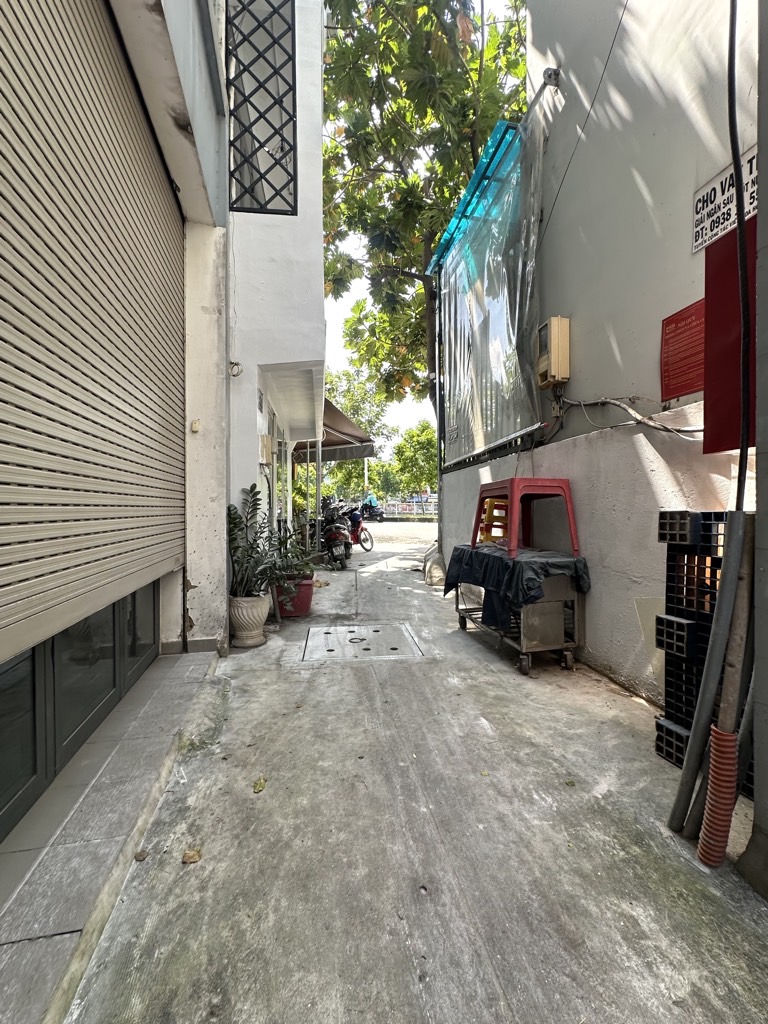 HIẾM, QUA CẦU KIẾU  LÀ TỚI NGAY N.HÀ NGANG 6M,, GIÁ GẦN 7 TỶ