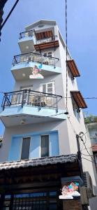 N.HÀ HIẾM NGAY CẦU KIỆU, PHAN ĐÌNH PHÙNG, LỐI VÀO 3 MẶT, HẺM TO THÔNG TỨ  TUNG, VUÔNG VỨC, 3.9 X 12M  GIÁ  6,5 TỶ