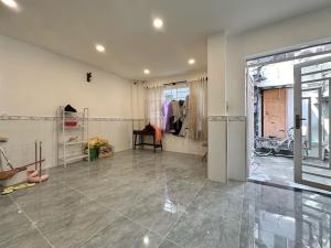 HIẾM, QUA CẦU KIẾU  LÀ TỚI NGAY N.HÀ NGANG 6M,, GIÁ GẦN 7 TỶ