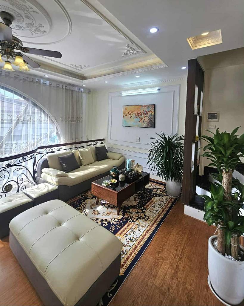 Nhà Lô Góc 6 Tầng - Thang Máy Gara Ô Tô - Long Biên Siêu Tiện Ích - Giá Hơn 11 Tỷ