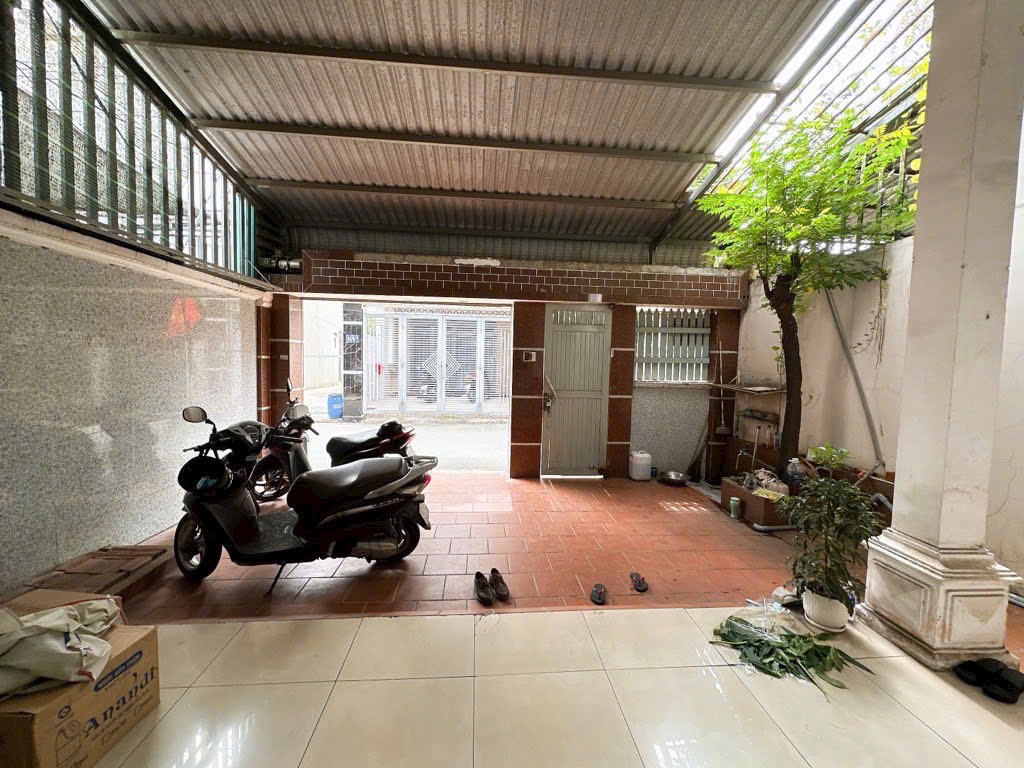 NHÀ 2 TẦNG NGAY SIÊU THỊ GO DĨ AN - DT 103M NGANG KHỦNG 6M - NHỈNH 6 TỶ NHỎ