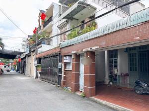 NHÀ 2 TẦNG NGAY SIÊU THỊ GO DĨ AN - DT 103M NGANG KHỦNG 6M - NHỈNH 6 TỶ NHỎ