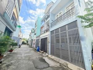 NHÀ 2 TẦNG ĐỐI DIỆN BỆNH VIỆN THỦ ĐỨC, SÁT BÊN ĐH SƯ PHẠM KỸ THUẬT, DT 56M, NHỈNH 6 TỶ