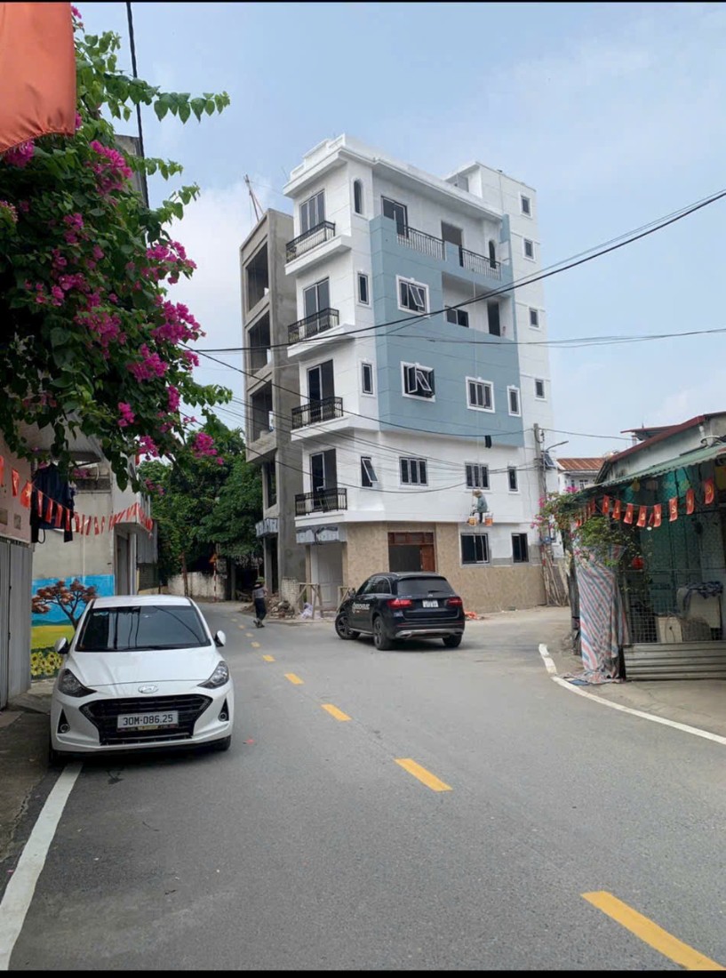 NHÀ MỚI XÂY 5 tầng -THANG MÁY - LÔ GÓC CỰC HIẾM - BAY CỰC NHANH