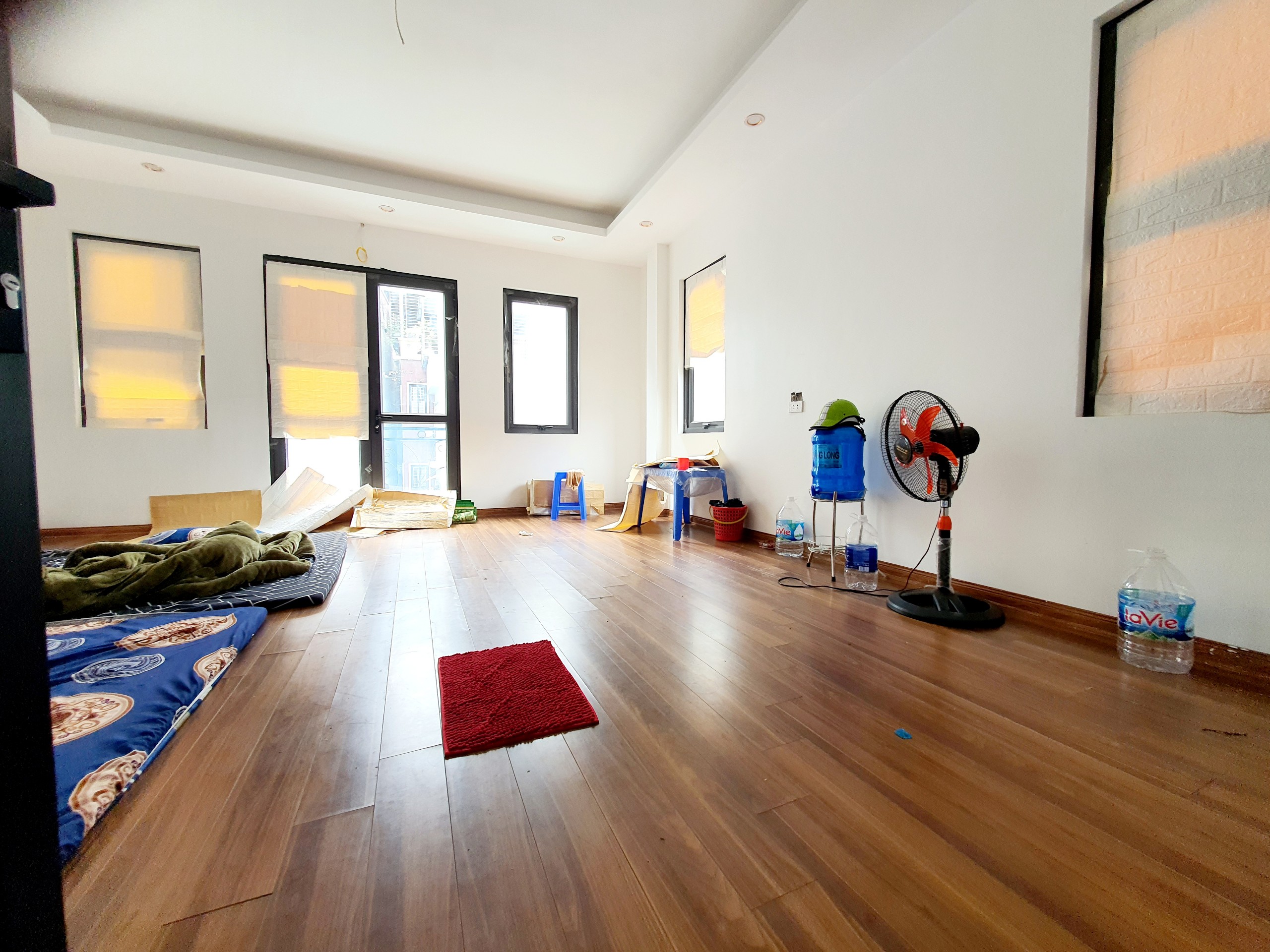 NHÀ MỚI LÔ GÓC CẦU GIẤY, GIÁ CHỈ 9.2 tỷ