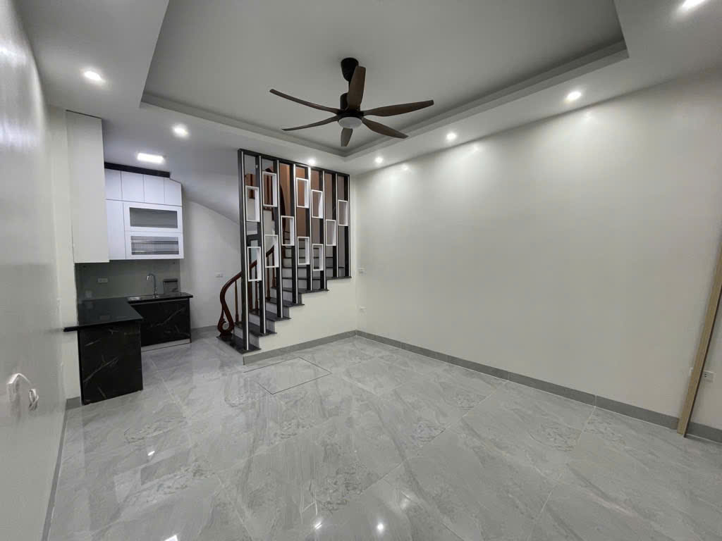 Nhà đẹp ở khu vực Vĩnh Tuy - Hai Bà Trưng, nhà 5 tầng xây mới, an sinh đỉnh cao, 30m2 - 7.2 tỷ