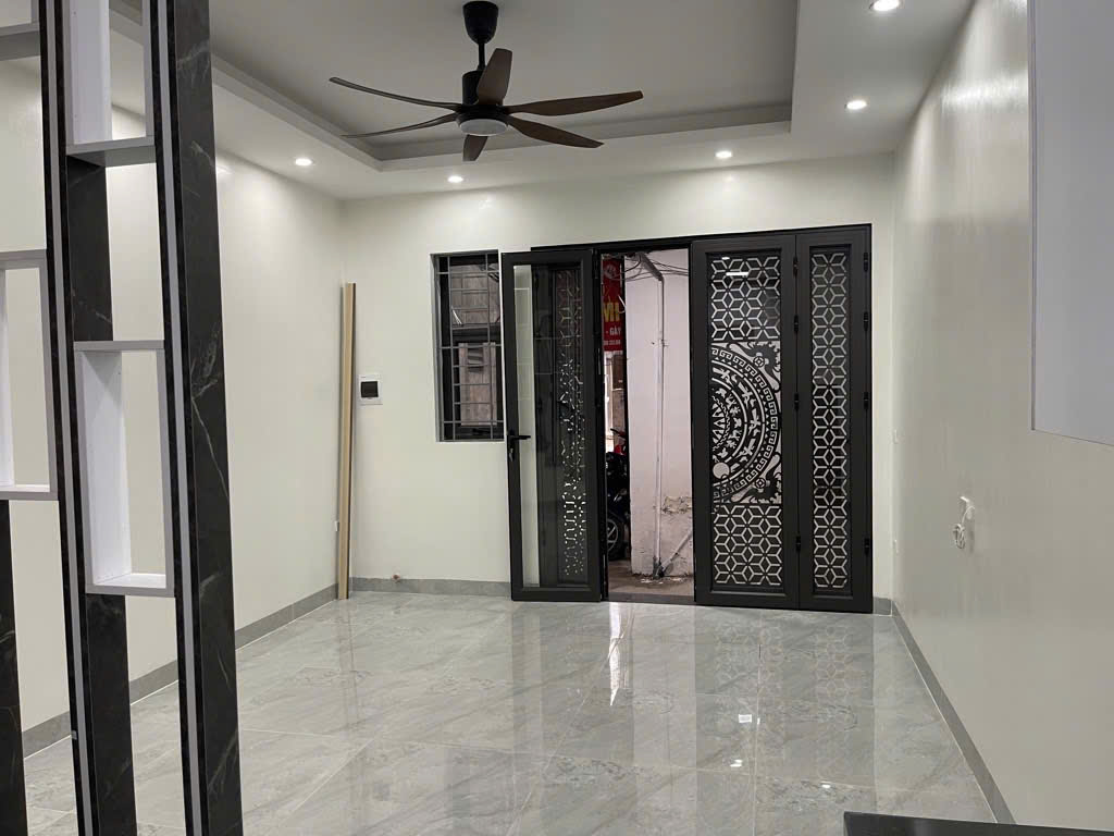 Nhà đẹp ở khu vực Vĩnh Tuy - Hai Bà Trưng, nhà 5 tầng xây mới, an sinh đỉnh cao, 30m2 - 7.2 tỷ