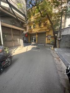 Nhà đẹp khu vực Hồng Mai ngõ to ô tô tránh