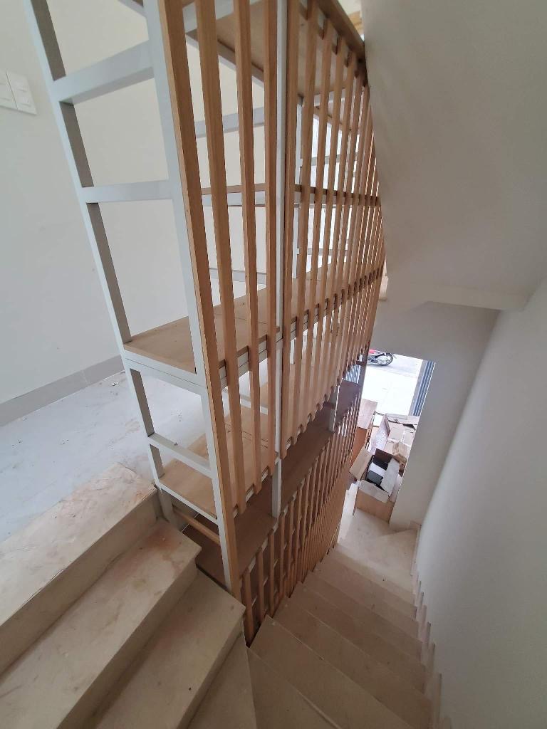 NHÀ MỚI XINH SẮN GIÁP Q1