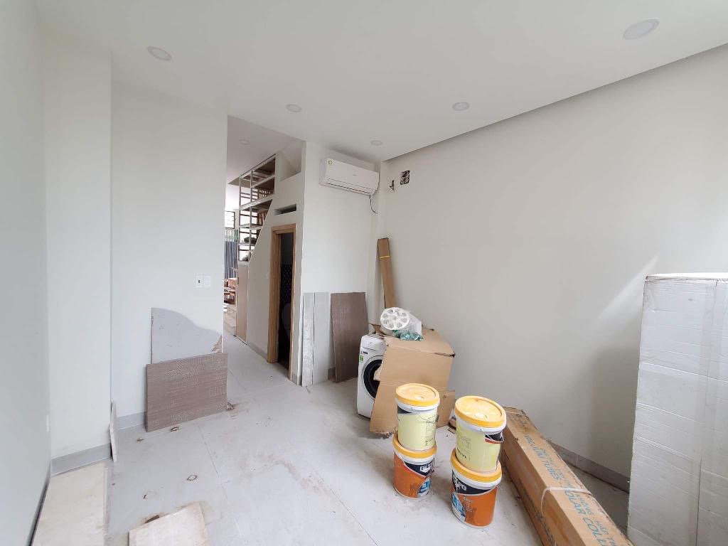 NHÀ MỚI XINH SẮN GIÁP Q1