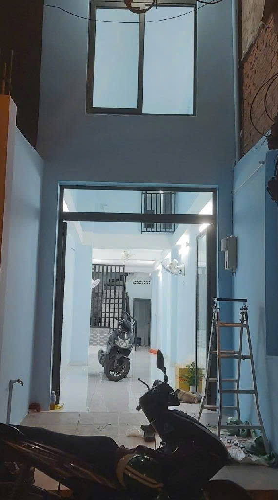 NHÀ MỚI XÂY- HẺM TRƯỚC NHÀ 4M - GẦN TRUNG TÂM BÌNH THẠNH GIÁP Q1- CÁCH NHÀ THỜ THI NGHÈ 300M