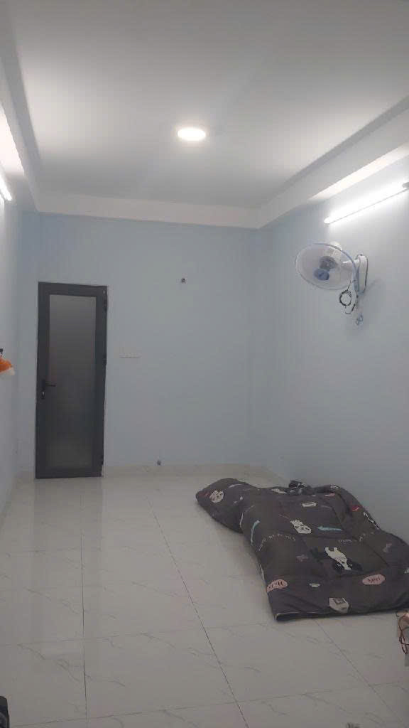 NHÀ MỚI XÂY- HẺM TRƯỚC NHÀ 4M - GẦN TRUNG TÂM BÌNH THẠNH GIÁP Q1- CÁCH NHÀ THỜ THI NGHÈ 300M