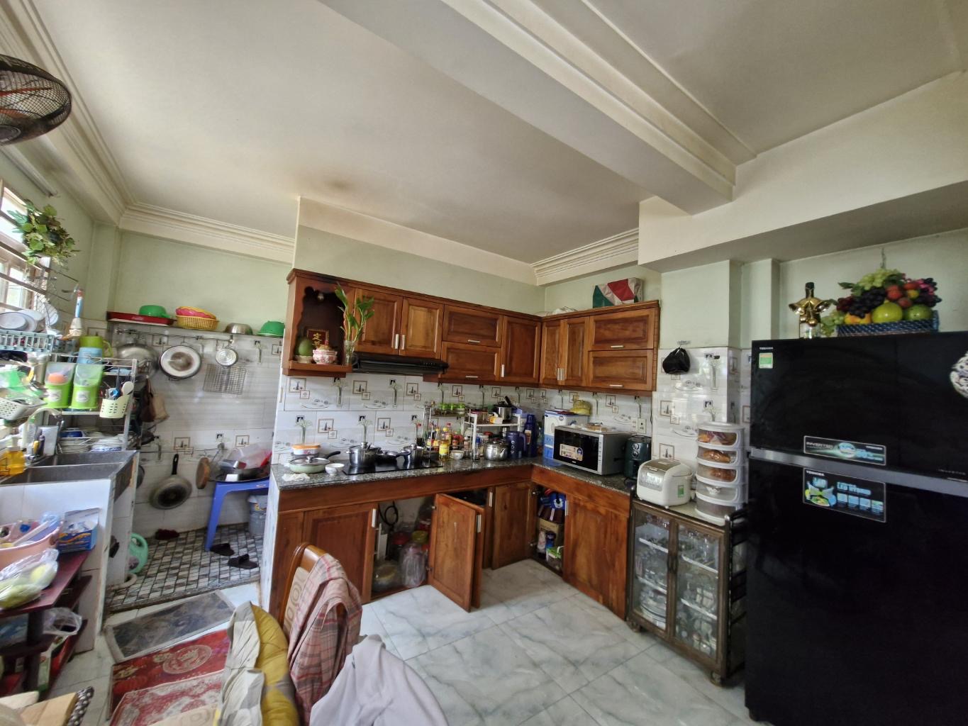 Bán căn vừa ở vừa kinh doanh làm văn phòng, 4 tầng, 62m2 ngay Linh Đông