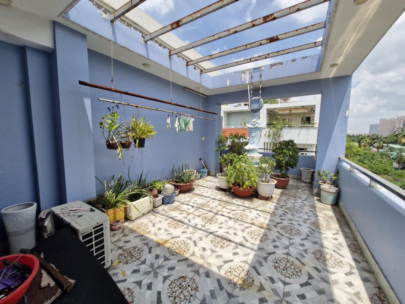 Bán căn vừa ở vừa kinh doanh làm văn phòng, 4 tầng, 62m2 ngay Linh Đông