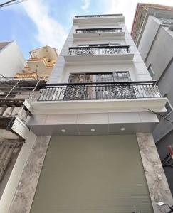 Hạ 1 tỷ bán gấp nhà trung tâm Hoàng Mai