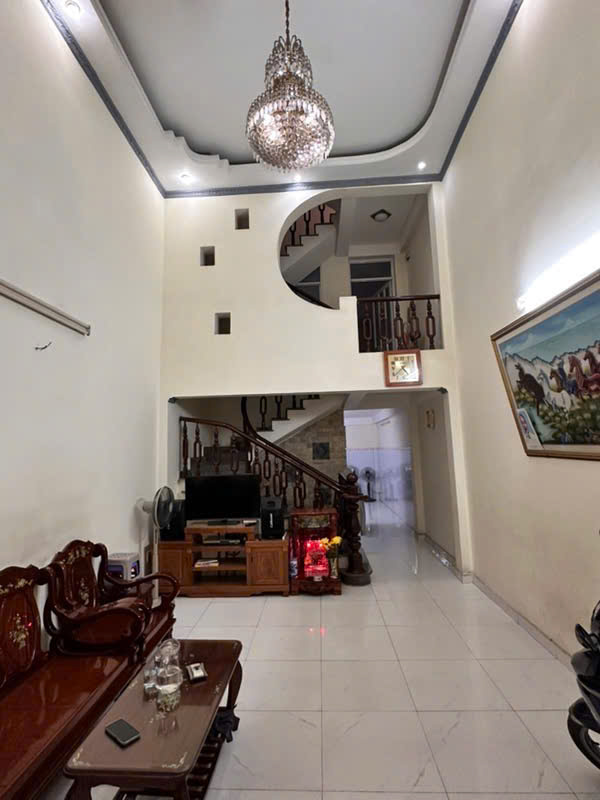 Mặt tiền 1 sẹc, kinh doanh hẻm 3m, chủ thiện chí.