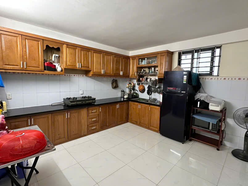 Mặt tiền 1 sẹc, kinh doanh hẻm 3m, chủ thiện chí.