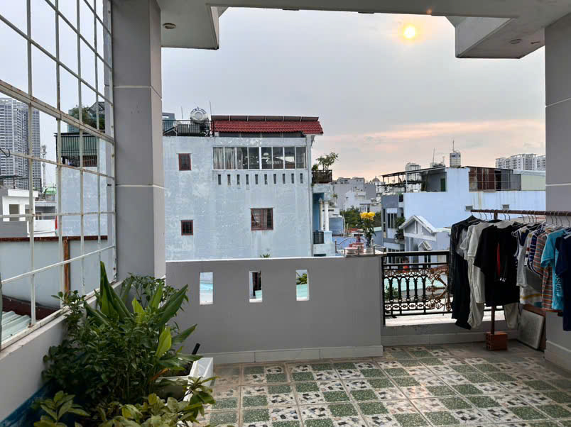 Mặt tiền 1 sẹc, kinh doanh hẻm 3m, chủ thiện chí.