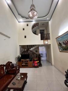 Mặt tiền 1 sẹc, kinh doanh hẻm 3m, chủ thiện chí.