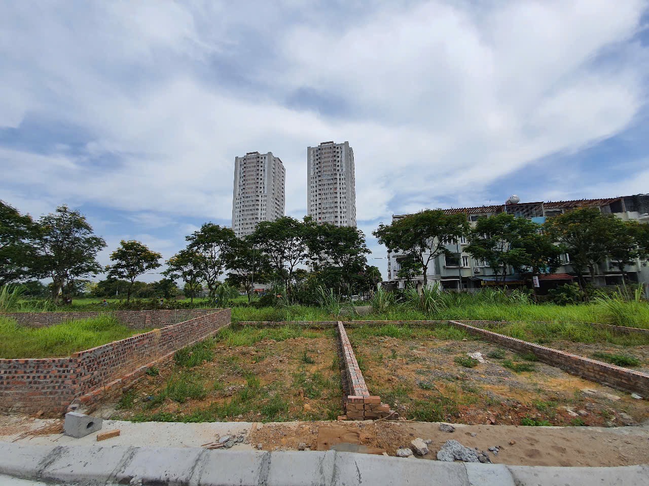 Bán đất nền 70m2 sổ đỏ chính chủ