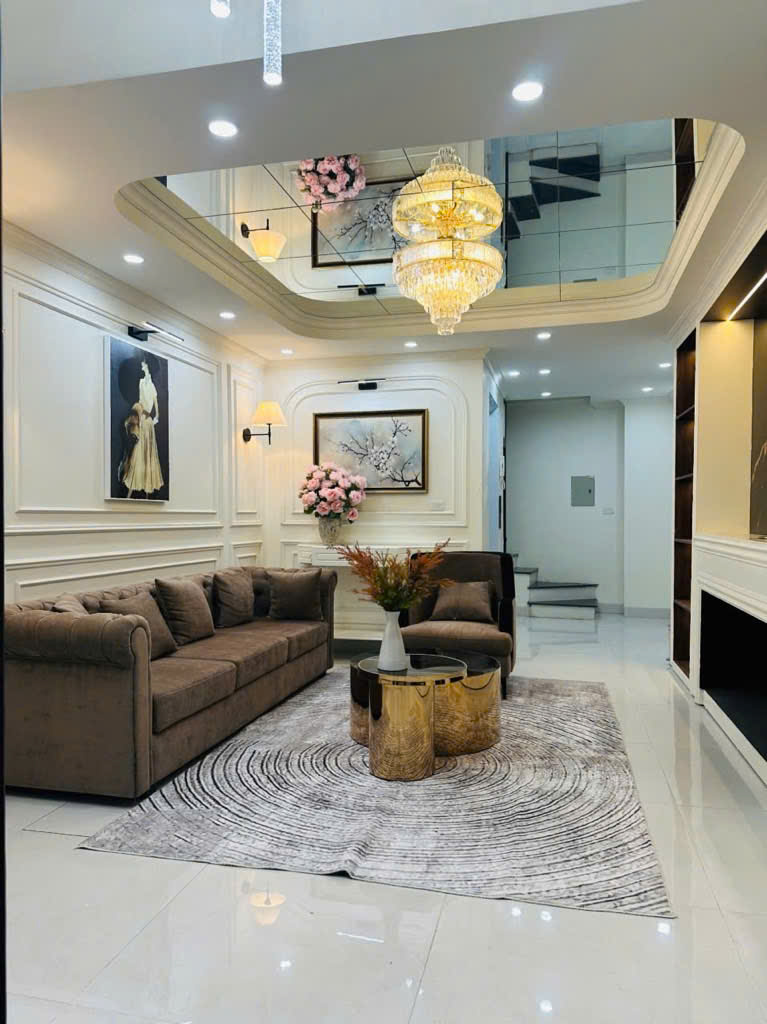 Bán Biệt thự nhà vườn mini, Thang Máy, Nguyễn Xiển 60m, 6 tầng giá 13.9 tỷ.