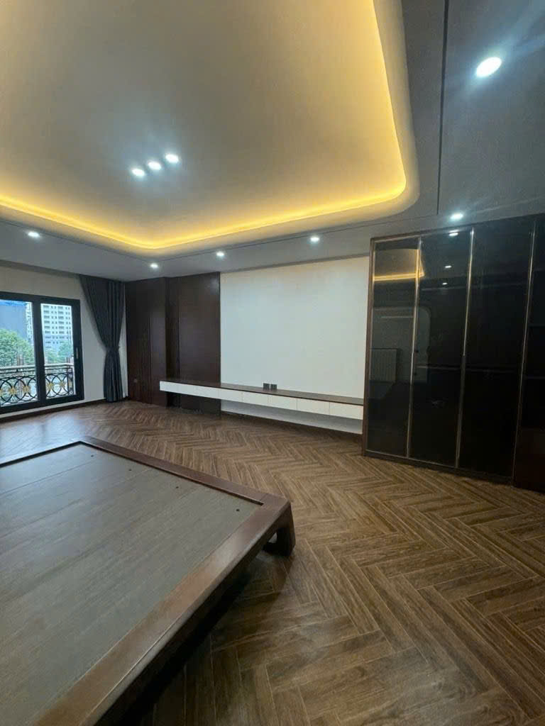 BÁN NHÀ MỚI 7 TẦNG THANG MÁY Ô TÔ TRÁNH NGỤY NHƯ KON TUM 56M, 4 NGỦ NHỈNH 29 TỶ.