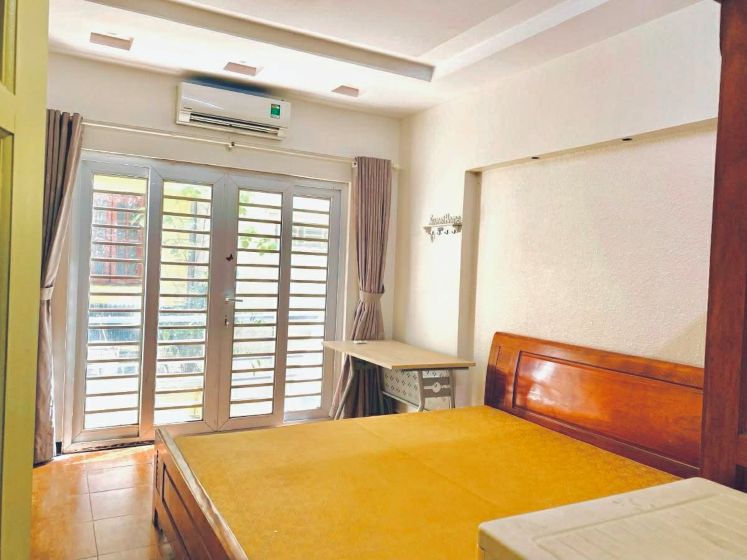 Nhà Phân Lô Ô Tô 5 Tầng Phố Văn Cao - 43m2 - Mặt tiền 5M - Trung Tâm Ba Đình