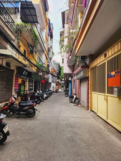 Siêu Hiếm Trong Phân Khúc 9 Tỷ Nhà Phố Thái Hà - 10M Ra Ô Tô Tránh - 2 Thoáng - Sổ Vuông Đẹp