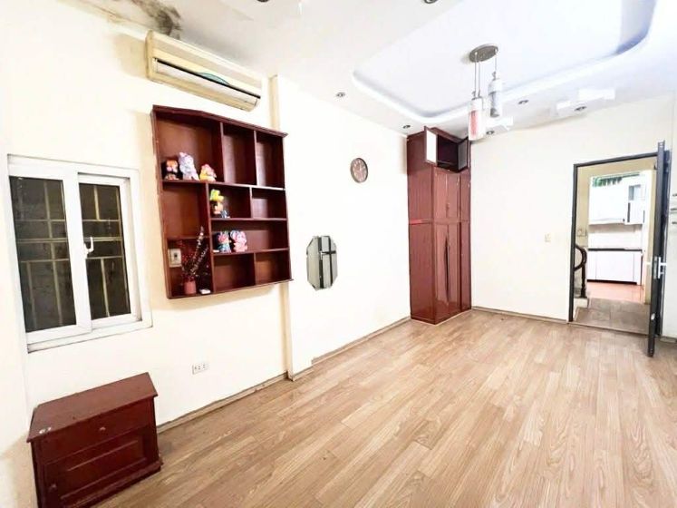 Siêu Hiếm Trong Phân Khúc 9 Tỷ Nhà Phố Thái Hà - 10M Ra Ô Tô Tránh - 2 Thoáng - Sổ Vuông Đẹp