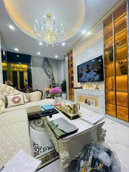 Siêu Phẩm Lương Định Của - Ngay Hồ Phương Mai - Thang Máy - 35m2 - Full Nội Thất - Ngõ Thông