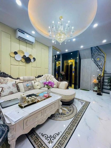 Siêu Phẩm Lương Định Của - Ngay Hồ Phương Mai - Thang Máy - 35m2 - Full Nội Thất - Ngõ Thông