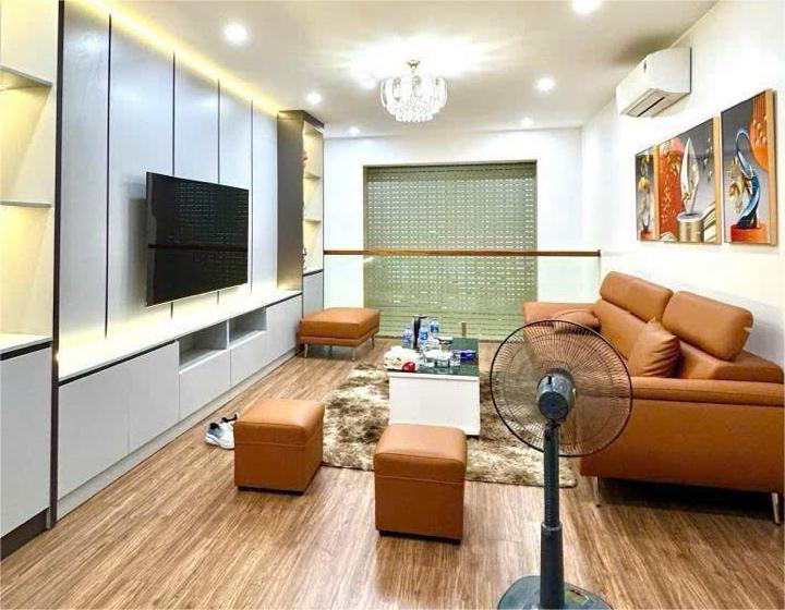 Nhà Đẹp 6 Tầng Thang Máy -Ô Đầm Lầm - Phố Khâm Thiên - 38m2 - Ở Ngay