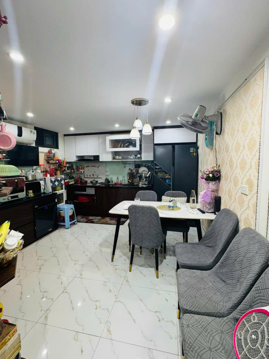 Nhà đẹp Dân Xây 5 Tầng Ngay Ngã Tư Sở - 41m2 - Cách Phố Vài Bước Chân - Trung Tâm Thanh Xuân