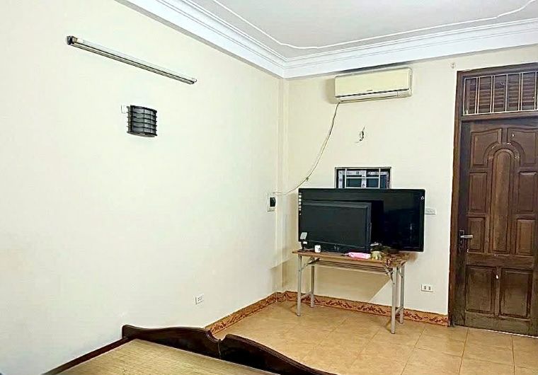 Duy Nhất 1 Căn 6.x Tỷ - Lô Góc Phố Định Công 35m2 - Cách Ô Tô 30m - Gần Hồ Vị Trí Trung Tâm