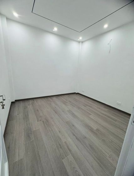 Nhà 5 Tầng Mỹ Đình - Sổ Phân Lô - 41m2 - 20m Ra Ô Tô Tránh - Gần SVĐ Quốc Gia - Ở Ngay