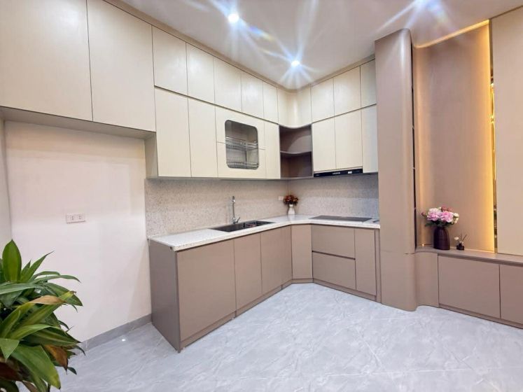 Nhà đẹp ngay hồ Linh Quang- 34m2 - 5 Tầng- Ngõ Thông- Kinh doanh- 30m Ra Ô Tô