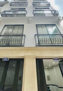 Toà CCMN Lô Góc Phố Kim Mã- 65m2- 7 Tầng Thang Máy- 14PN Khép Kín- Giá Tốt- Dòng Tiền Khủng