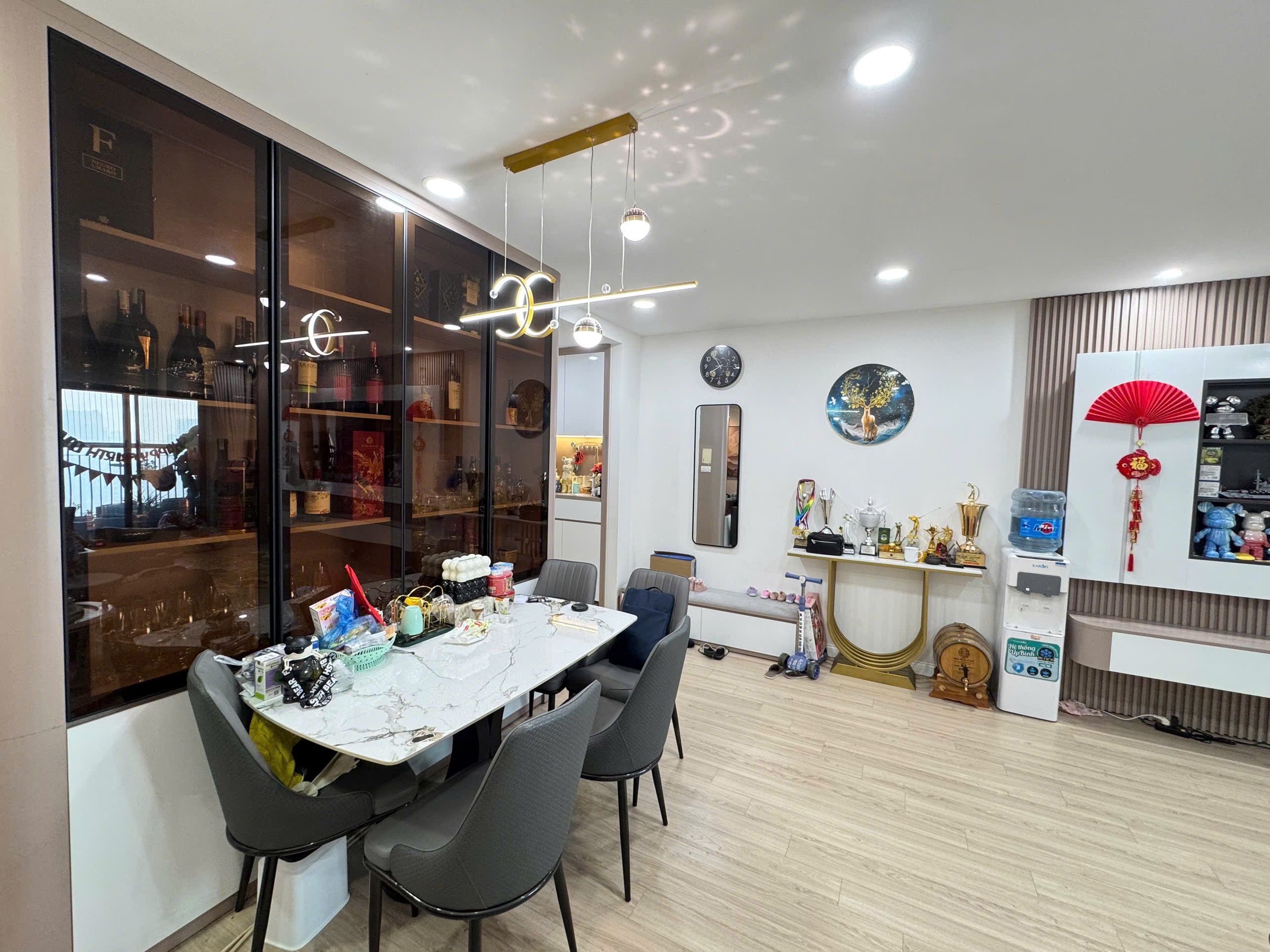 GIA ĐÌNH CHUYỂN CÔNG TÁC CẦN NHƯỢNG LẠI CĂN HỘ CAO CẤP S2 KHU ĐÔ THỊ GOLDMARK CITY DIỆN TÍCH 94m2. 3 PHÒNG NGỦ - 2 PHÒNG