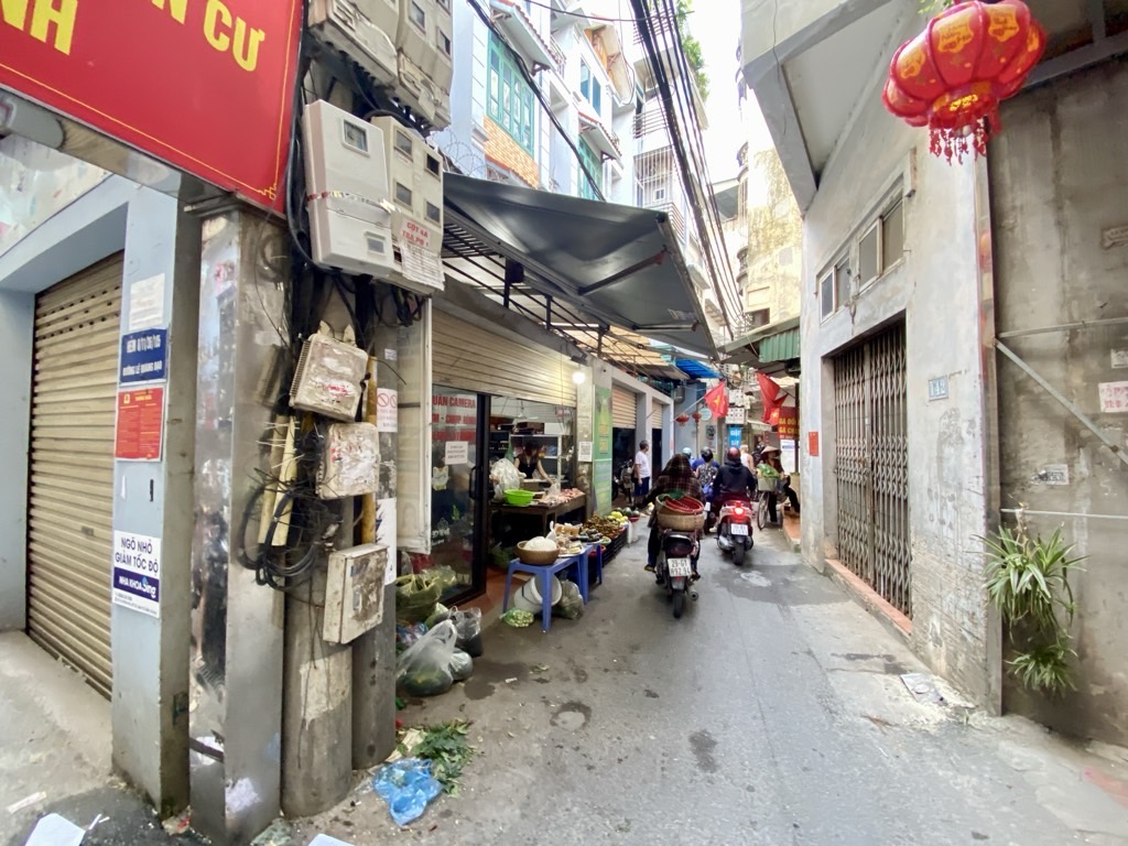 Cần bán nhà 4 tầng phố Lê Quang Đạo. Diện tích 70m. Mặt tiền 4m. Giá nhỉnh 15 Tỷ