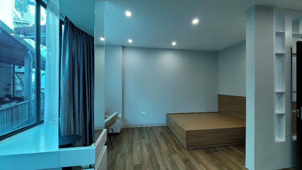 HIẾM - NGUYỄN THỊ ĐỊNH - 5 TẦNG - RỘNG THOÁNG - Ở NGAY