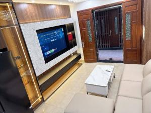 Bán nhà mặt đường Lê Duẩn, Hà Nội