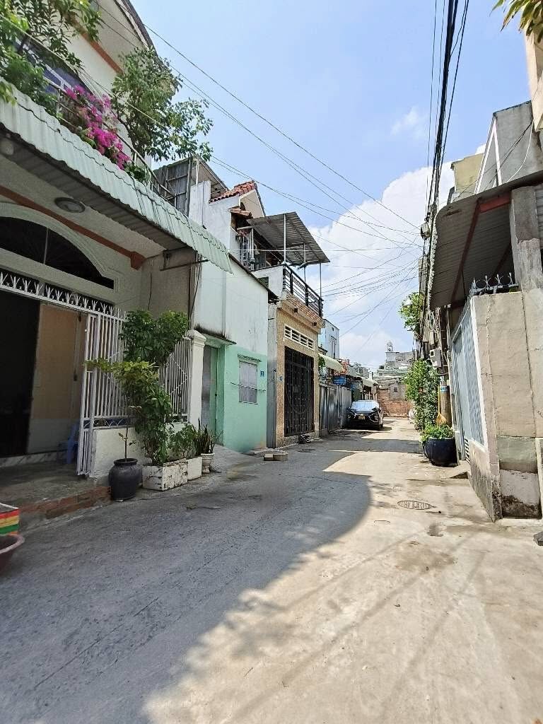 cần bán nhà giá rẻ khu vực dĩ an