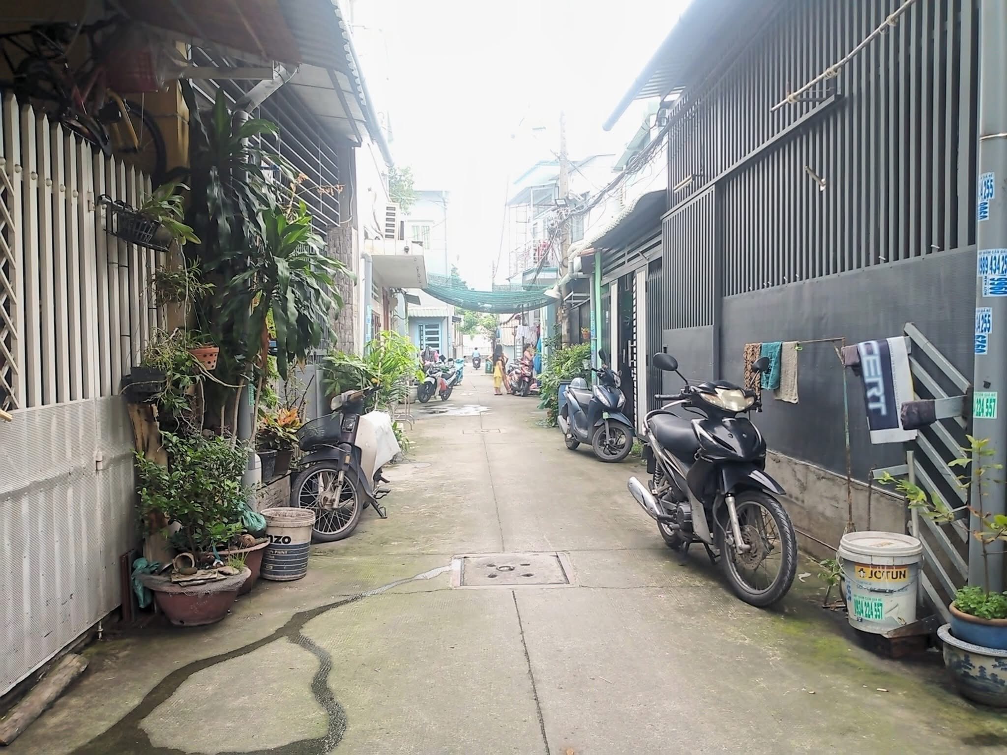 cần bán nhà khu vực linh xuân thủ đức