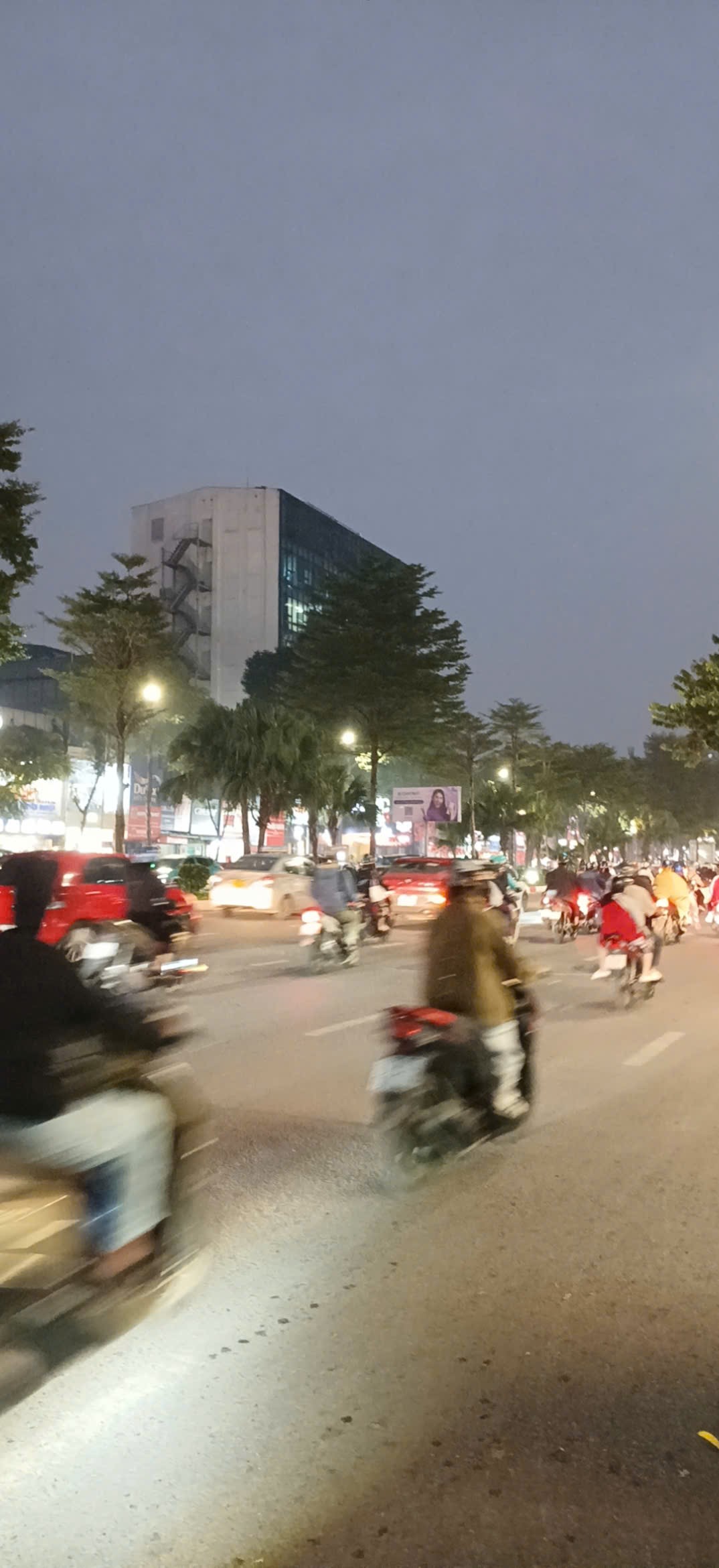 TRUNG TÂM CẦU GIẤY, Ô TÔ 7 CHỖ DỪNG ĐỖ NGÀY ĐÊM, MẶT TIỀN RỘNG 6.7M THÍCH HỢP KINH DOANH - 20M RA MP, GIÁ NHỈNH 15 TỶ